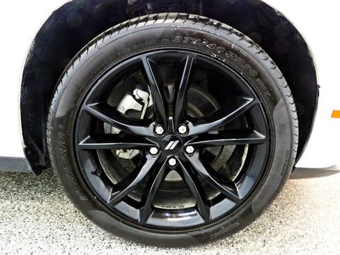 Used 2017 Dodge Challenger R/T Plus RWD image 19