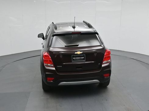 Used 2020 Chevrolet Trax LT w/ LT Convenience Package FWD image 37