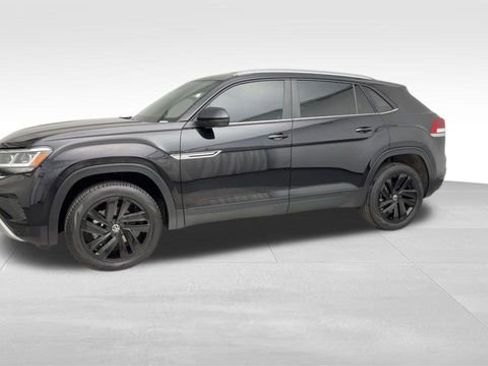 Used 2023 Volkswagen Atlas Cross Sport SE w/ Black Wheel Package image 6
