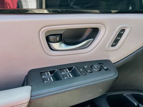 Used 2024 Honda Pilot Touring image 18