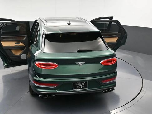 Certified 2023 Bentley Bentayga AWD/4WD image 37
