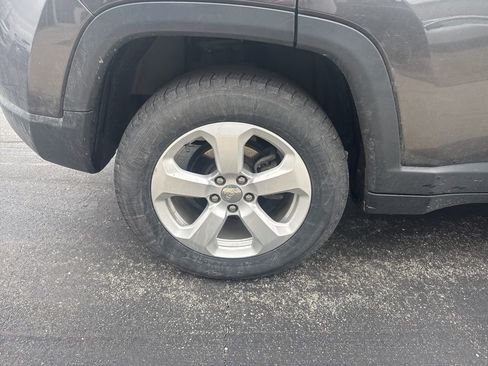 Used 2018 Jeep Compass Latitude w/ Popular Equipment Group image 8