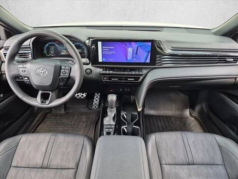 Used 2025 Toyota Camry XSE FWD image 18