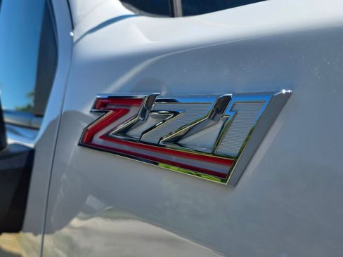 Used 2024 Chevrolet Silverado 2500 LT AWD/4WD image 24