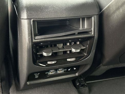 Used 2024 Jeep Grand Cherokee Limited image 11