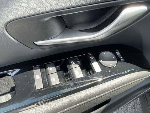 Used 2025 Hyundai Tucson Limited AWD/4WD image 19