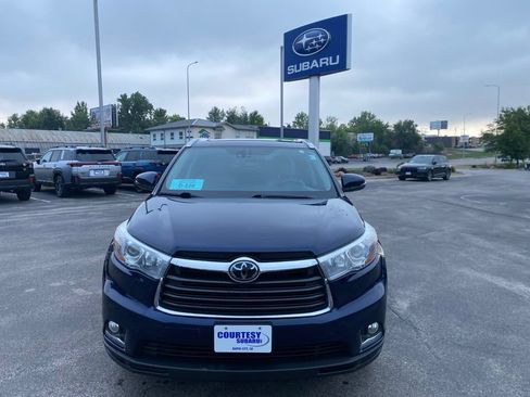 Used 2015 Toyota Highlander Limited Platinum AWD/4WD image 2