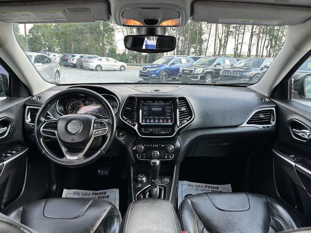 Used 2019 Jeep Cherokee Limited AWD/4WD image 3