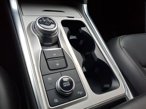 Certified 2024 Ford Explorer XLT w/ Equipment Group 202A image 23