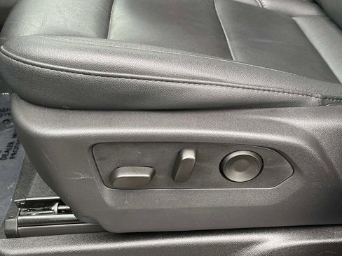 Used 2025 Chevrolet Tahoe LT AWD/4WD image 21