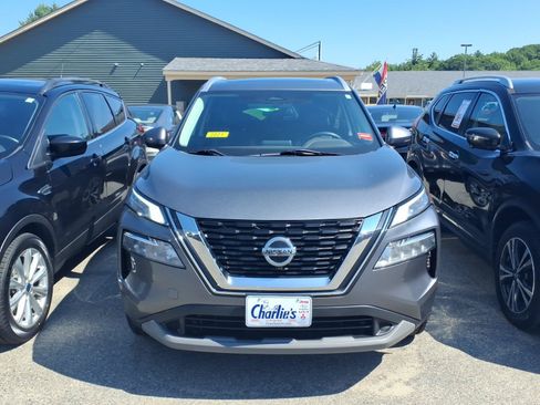Used 2021 Nissan Rogue SV w/ Premium Package AWD/4WD image 2