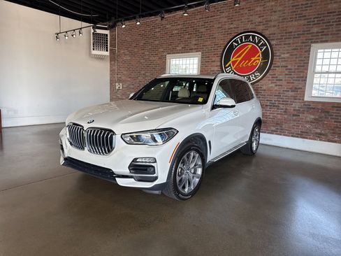 Used 2019 BMW X5 xDrive40i w/ Premium Package image 12