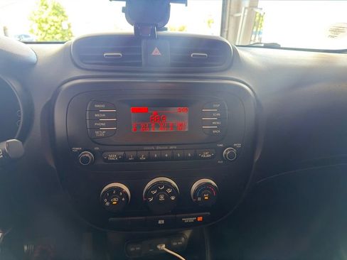 Used 2015 Kia Soul + FWD image 9