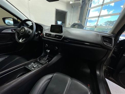 Used 2018 MAZDA MAZDA3 Touring FWD image 28