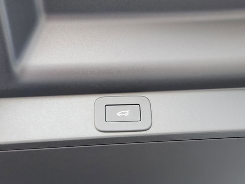 New 2026 Land Rover Range Rover Long Wheelbase Autobiography image 26