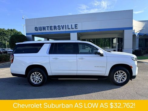 Used 2022 Chevrolet Suburban LT RWD image 4