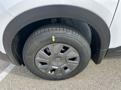 New 2026 Nissan Kicks S image 37