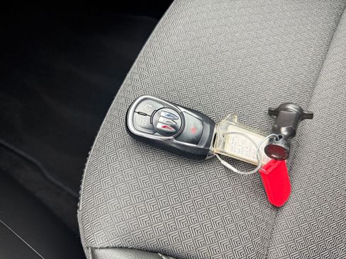 Used 2025 Buick Encore GX Preferred image 22