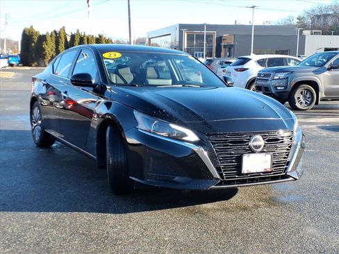 Certified 2023 Nissan Altima 2.5 SV w/ SV Premium Package image 3