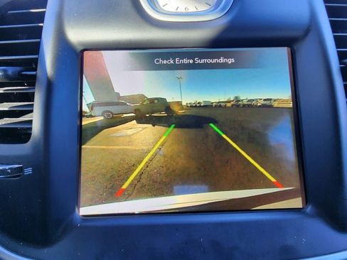 Used 2023 Chrysler 300 Touring L image 18