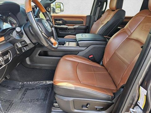 Used 2022 RAM 3500 Limited AWD/4WD image 16