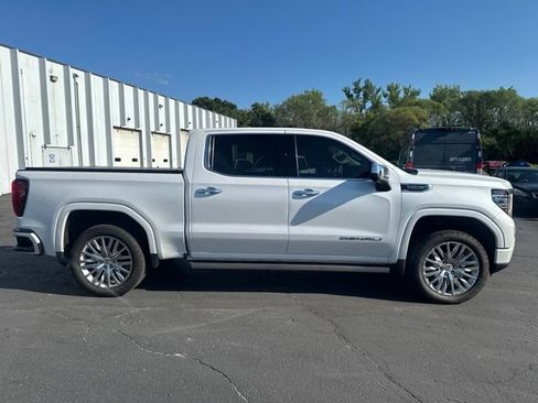 Used 2022 GMC Sierra 1500 Denali w/ Technology Package AWD/4WD image 12