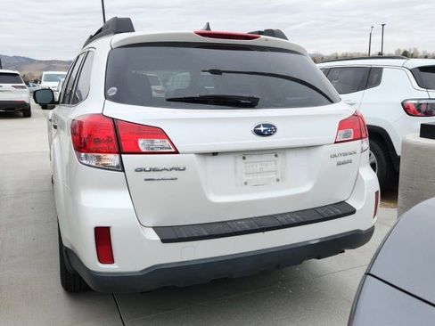 Used 2013 Subaru Outback 3.6R Limited w/ Special Appearance Pkg image 2