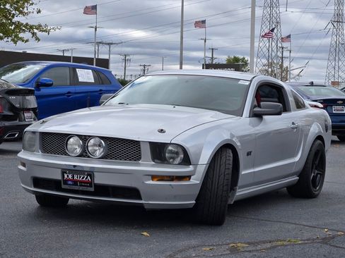 Used 2006 Ford Mustang GT Premium image 4