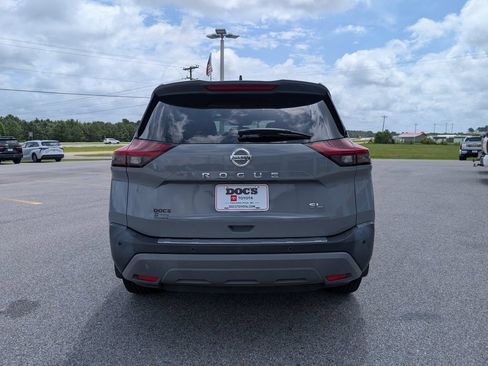 Used 2021 Nissan Rogue SL w/ Premium Package FWD image 4