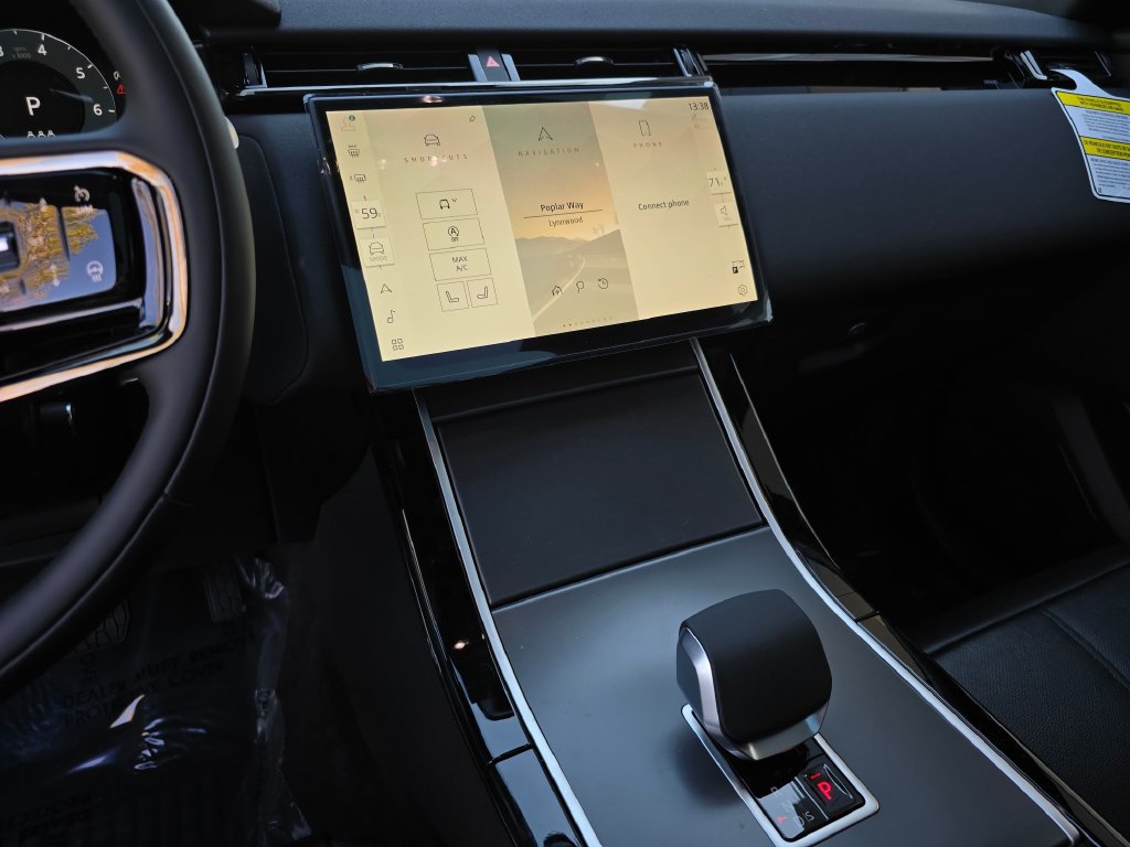 New 2026 Land Rover Range Rover Velar S AWD/4WD image 20
