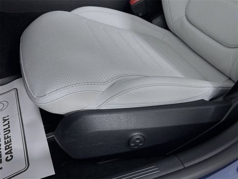 Used 2025 Mercedes-Benz C 300 4MATIC Sedan image 20