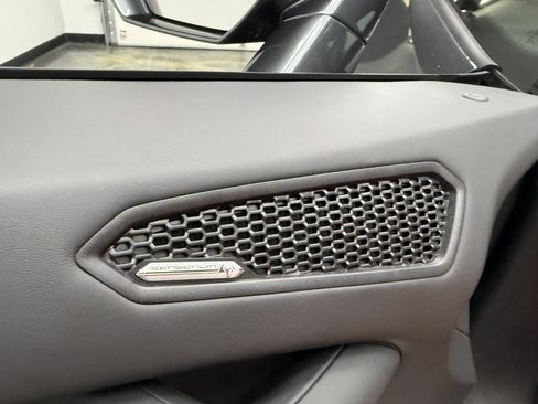 Used 2023 Lamborghini Huracan EVO RWD image 11