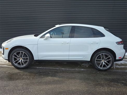 Certified 2026 Porsche Macan image 2