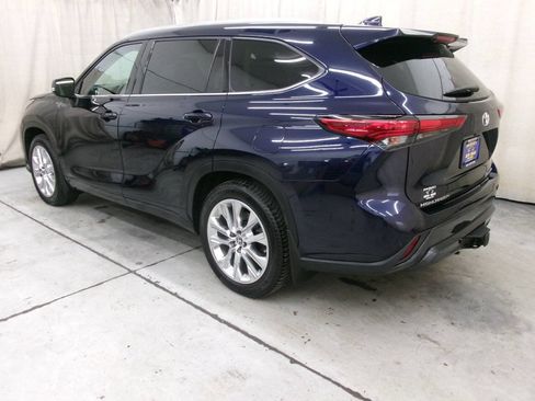 Used 2021 Toyota Highlander Limited AWD/4WD image 7