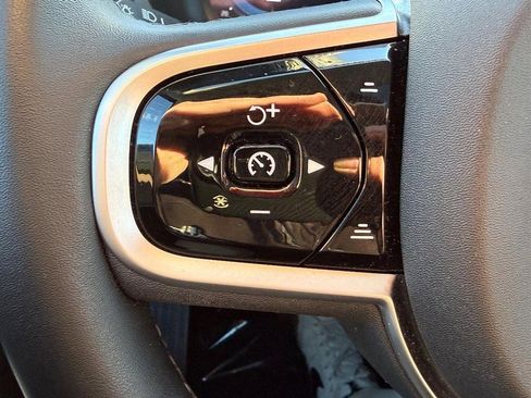 Certified 2025 Volvo XC90 B6 Plus image 19