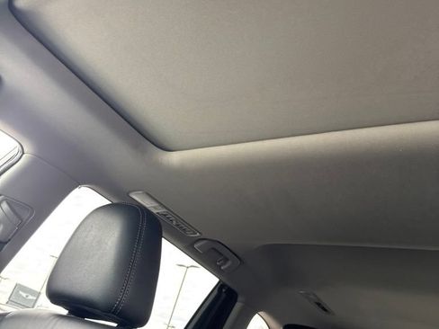 Used 2017 Toyota Highlander XLE FWD image 13