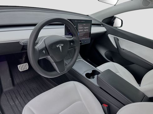 Used 2022 Tesla Model Y Performance AWD/4WD image 7