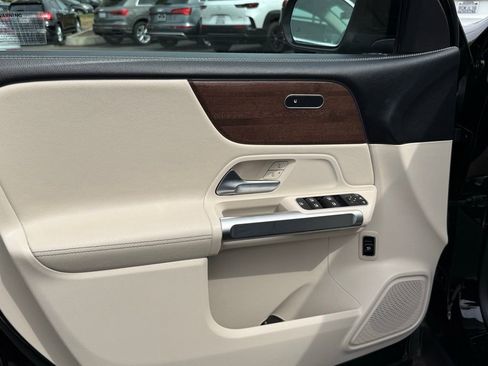 Certified 2022 Mercedes-Benz GLB 250 4MATIC image 19