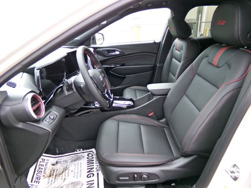New 2026 Chevrolet Trax RS w/ Sunroof Package FWD image 12