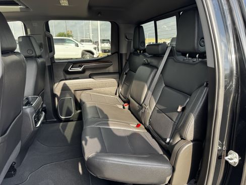 Used 2025 GMC Sierra 1500 SLT RWD image 30