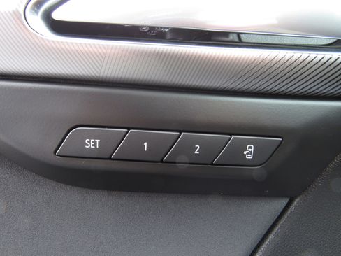 Used 2025 Buick Envision Sport Touring image 22