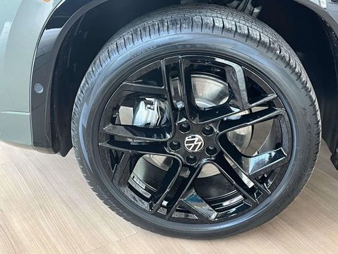 New 2026 Volkswagen Tiguan SE R-Line image 8