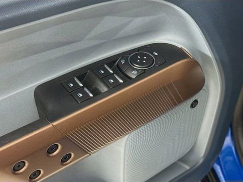 Certified 2022 Ford Maverick Lariat w/ Lariat Luxury Package image 17