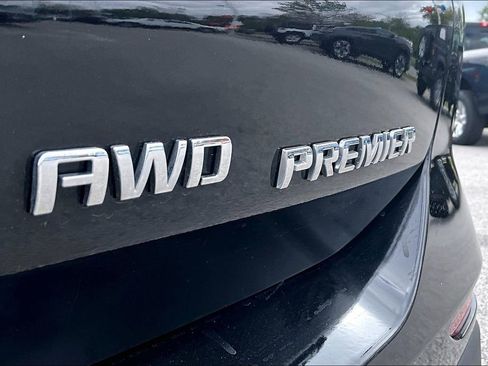 Used 2022 Chevrolet Equinox Premier AWD/4WD image 9