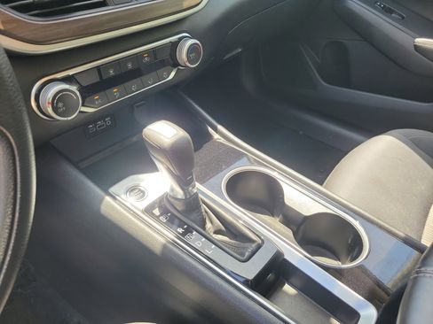 Used 2024 Nissan Altima 2.5 SV FWD image 25