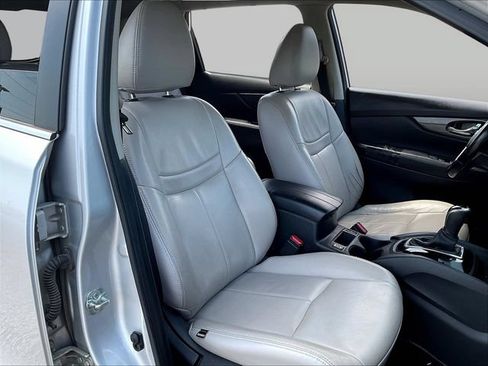 Used 2020 Nissan Rogue SV FWD image 29