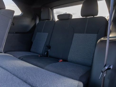 Used 2025 GMC Acadia Elevation image 9