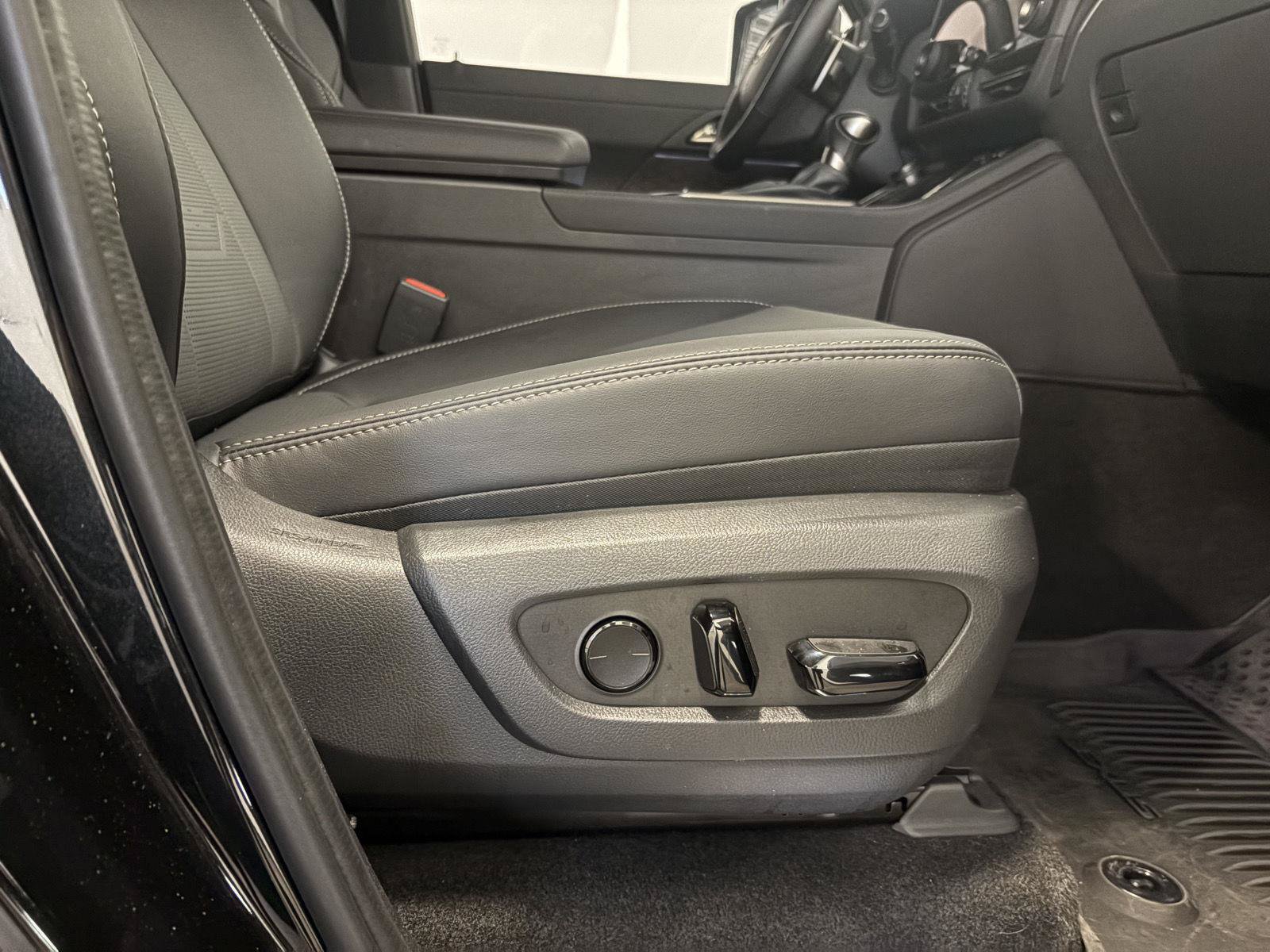 Used 2026 Lexus GX 550 w/ Accessory Package (2T) AWD/4WD image 47