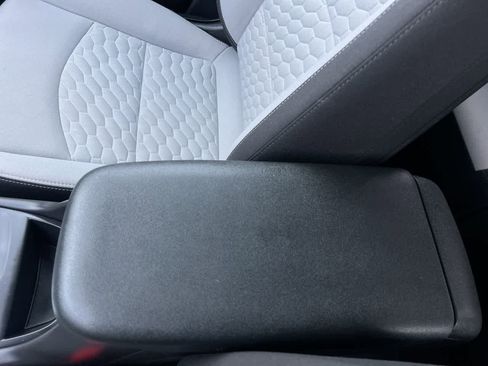 Used 2021 Chevrolet Equinox LS w/ LS Convenience Package FWD image 21