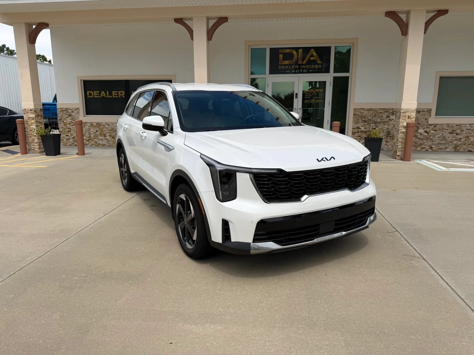 Used 2025 Kia Sorento EX FWD image 1